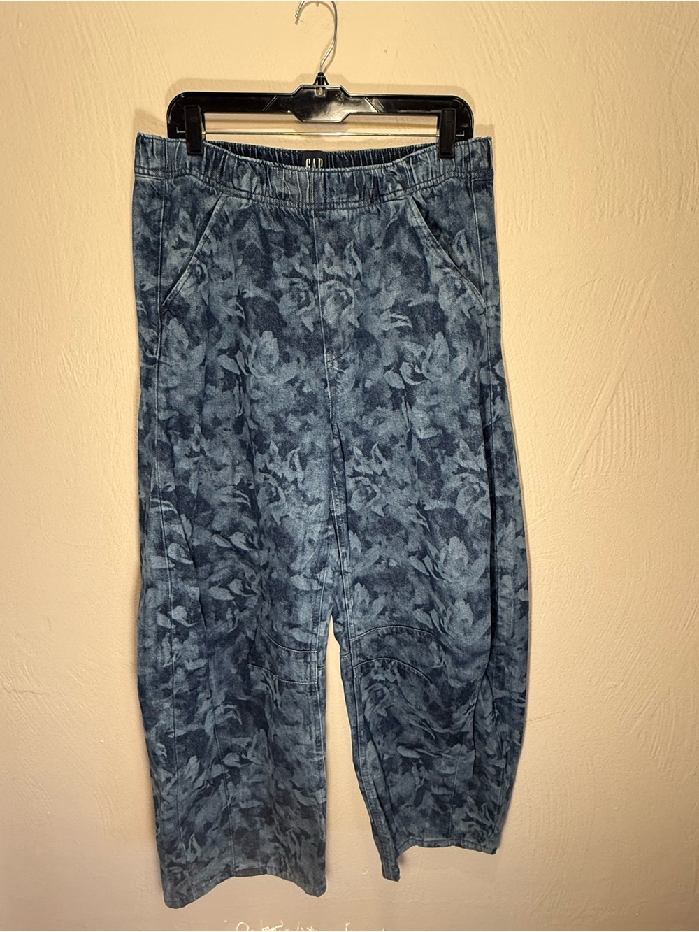 GAP Women’s Denim Floral-Print Horseshoe Jeans